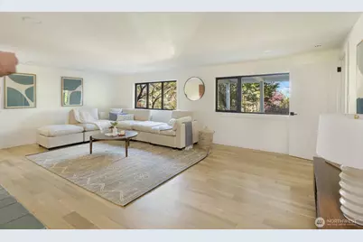 3430 39th Avenue W, Seattle, WA 98199 - Photo 8