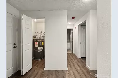 10501 8th Avenue NE #128, Seattle, WA 98125 - Photo 26