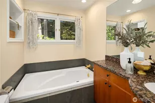 3409 Magnolia Blvd W, Seattle, WA 98199 - Photo 14