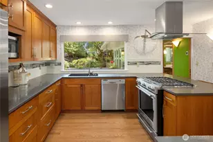 3409 Magnolia Blvd W, Seattle, WA 98199 - Photo 8