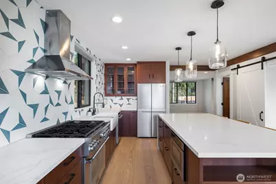 10715 2nd Avenue NW, Seattle, WA 98177 - Photo 8