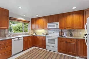 3602 NE 103rd St, Seattle, WA 98125 - Photo 14