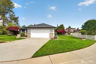 2105 Sutton Pl, Wenatchee, WA 98801 - Photo 4