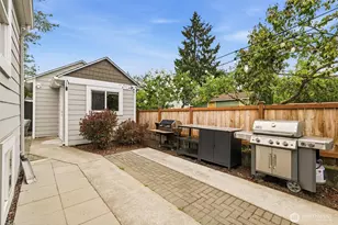 106 N 100th St, Seattle, WA 98133 - Photo 22