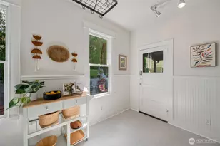 2516 3rd Ave W, Seattle, WA 98119 - Photo 16