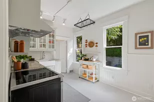 2516 3rd Ave W, Seattle, WA 98119 - Photo 14