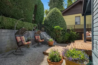 2516 3rd Avenue W, Seattle, WA 98119 - Photo 34