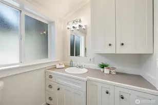 2516 3rd Ave W, Seattle, WA 98119 - Photo 18