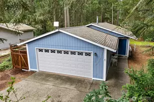 11222 Country Club Pl, Anderson Island, WA 98303 - Photo 2