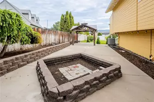 210 25th St NE, East Wenatchee, WA 98802 - Photo 8