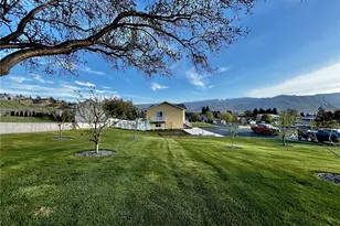 210 25th St NE, East Wenatchee, WA 98802 - Photo 4