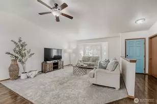 22121 129th St E, Bonney Lake, WA 98391 - Photo 2