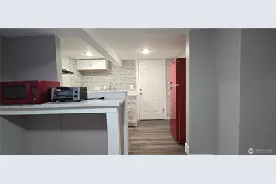 12053 70 Avenue S, Seattle, WA 98178 - Photo 16