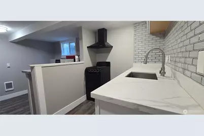 12053 70 Avenue S, Seattle, WA 98178 - Photo 10