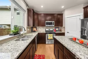 18921 10th Dr SE, Bothell, WA 98012 - Photo 10