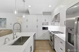 12217 NE 100th St, Kirkland, WA 98033 - Photo 14
