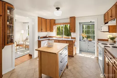 9213 25th Avenue NE, Seattle, WA 98115 - Photo 14