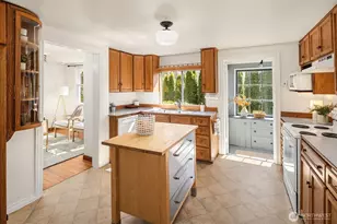9213 25th Ave NE, Seattle, WA 98115 - Photo 14