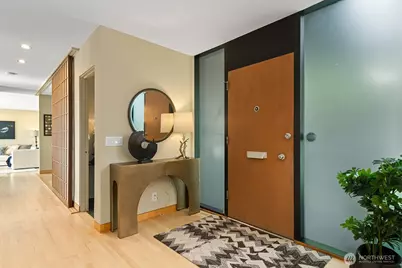 8627 Fauntlee Crest SW, Seattle, WA 98136 - Photo 4