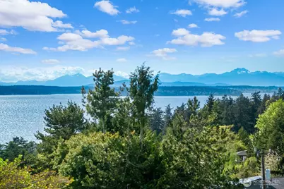 8627 Fauntlee Crest SW, Seattle, WA 98136 - Photo 2