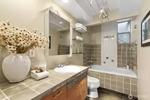 8627 Fauntlee Crest SW, Seattle, WA 98136 - Photo 32