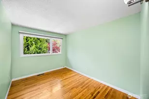 13717 NE 70th Pl, Redmond, WA 98052 - Photo 16