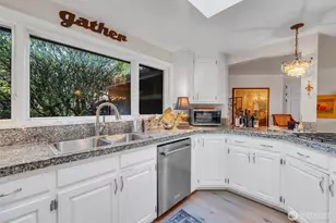 13320 211th Pl NE, Woodinville, WA 98077 - Photo 16