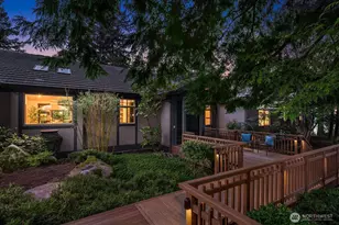 20113 SE 30th St, Sammamish, WA 98075 - Photo 2