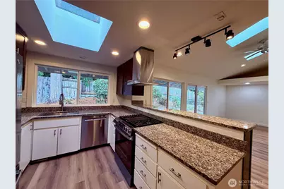 1135 147th Pl NE, Bellevue, WA 98007 - Photo 6