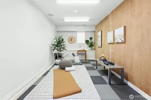 621 NE 77th St, Seattle, WA 98115 - Photo 30