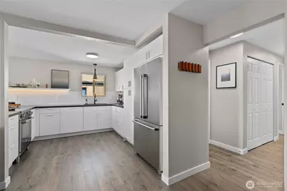 4511 Greenwood Avenue N #6, Seattle, WA 98103 - Photo 6