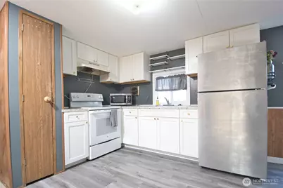 9900 Blomberg Street SW #9, Olympia, WA 98512 - Photo 4
