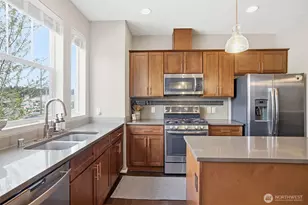 11204 19th Dr SE, Everett, WA 98208 - Photo 2