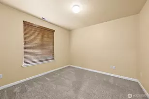 2404 Bowman Ave NW, Olympia, WA 98502 - Photo 16