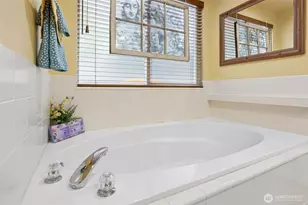 2404 Bowman Ave NW, Olympia, WA 98502 - Photo 20