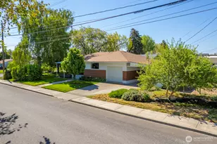 257 D St NW, Ephrata, WA 98823 - Photo 2