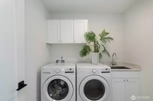 6738 21st Ave SW, Seattle, WA 98106 - Photo 16