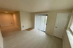929 N 105th St, Seattle, WA 98133 - Photo 2