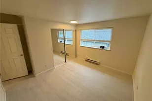 929 N 105th St, Seattle, WA 98133 - Photo 4