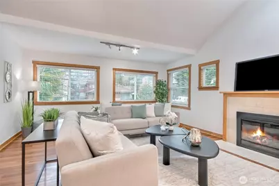 1116 6th Avenue N, Seattle, WA 98109 - Photo 8