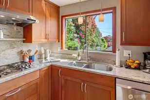 3411 NW 67th St, Seattle, WA 98117 - Photo 12