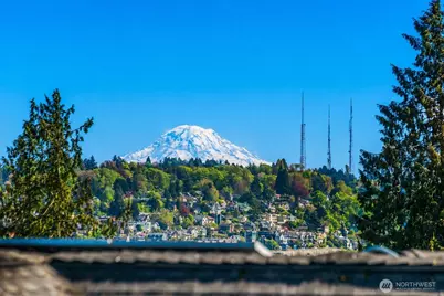 4116 A Burke Avenue N, Seattle, WA 98103 - Photo 32