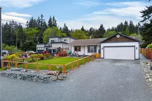 1584 Country Club Dr, Camano Island, WA 98282 - Photo 2