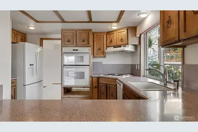8208 S 124th Street, Seattle, WA 98178 - Photo 16