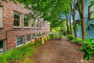 1427 3rd Avenue W #8, Seattle, WA 98119 - Photo 26