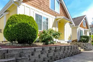 2707 9th St SE, Puyallup, WA 98374 - Photo 2