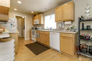 2707 9th St SE, Puyallup, WA 98374 - Photo 14