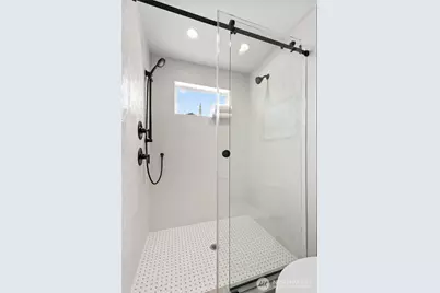 4122 B Burke Avenue N, Seattle, WA 98103 - Photo 20