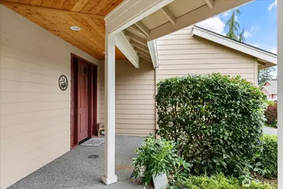 2777 SW Fairway Point Drive, Oak Harbor, WA 98277 - Photo 2