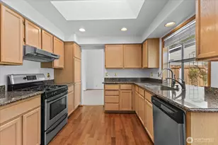 5036 NE 21st St, Renton, WA 98059 - Photo 12